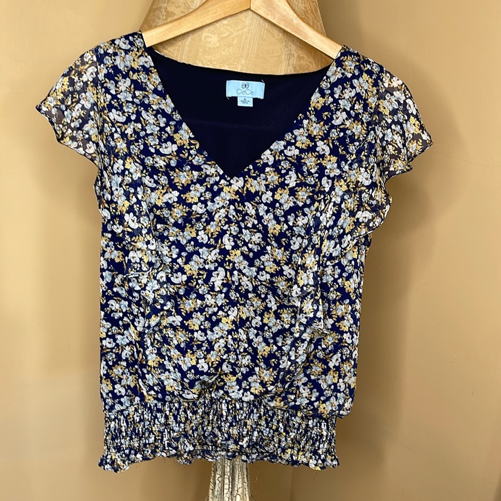 CECE || Floral Flutter Sleeves Ruffle Blouse Size Medium